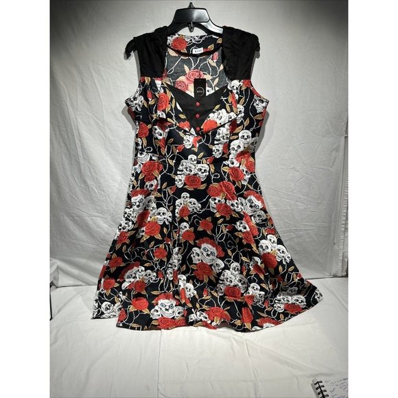 NWT AYLI Black dress Skull Floral Fit And Flare 1950 Vintage RETRO 14 - Picture 2 of 8